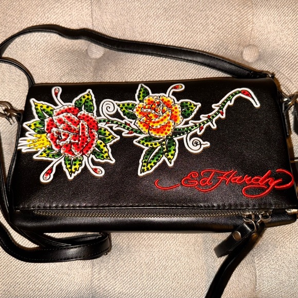 Ed Hardy clutch - Picture 1 of 4